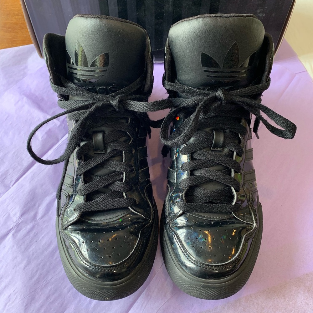 Adidas High Top Sneaker